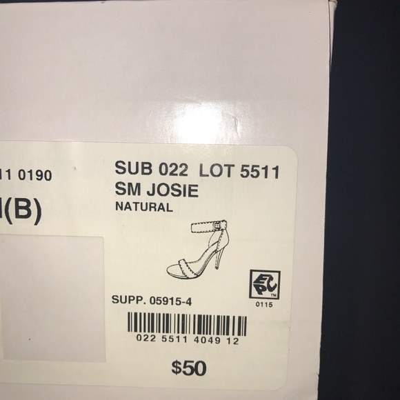 Brand new nude heels - Picture 3 of 3